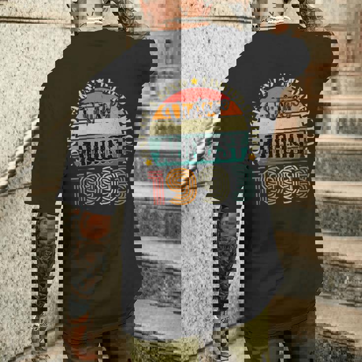 31 Anniintage Agosto 1993 31 ° Compleanno Retro Con Collo A T-shirt da uomo con stampa posteriore Regalos para él