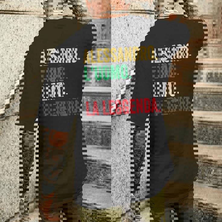Alessandro L'uomo Il Mito La Leggenda Regalo Per Alessandro T-shirt da uomo con stampa posteriore Regalos para él