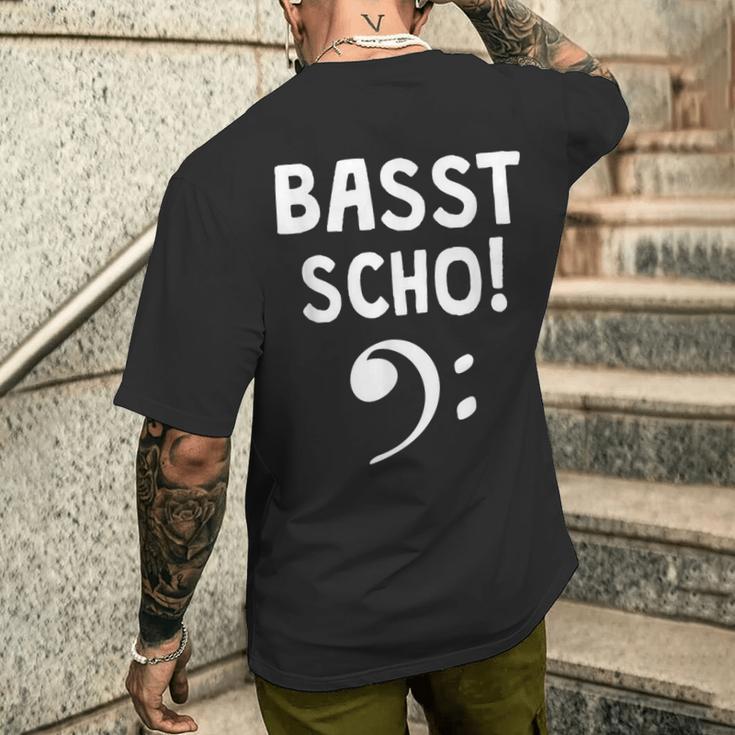 Basst Scho Bass Guitar Bassist T-Shirt mit Rückendruck Geschenke für Ihn