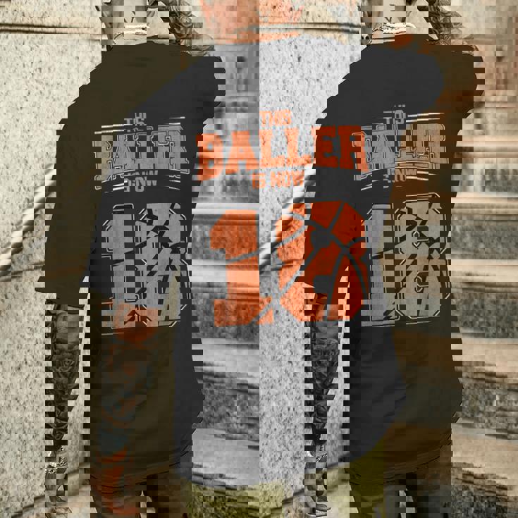 Buon Compleanno 18 Anni Basket Ragazzi Diciottesimo 2003 T-shirt da uomo con stampa posteriore Regalos para él