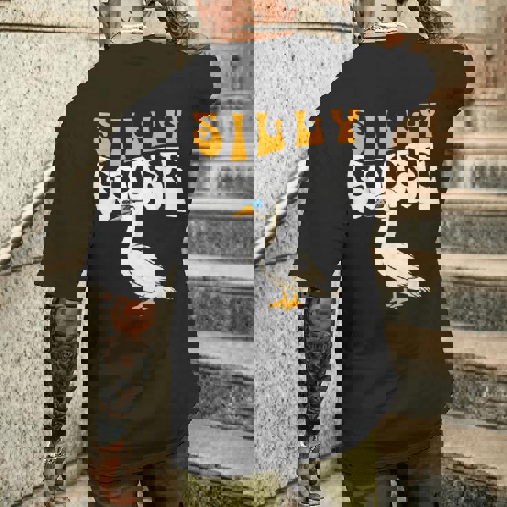 Divertente Silly Goose Untitled Goose Game Portico Goose Outfits T-shirt da uomo con stampa posteriore Regalos para él