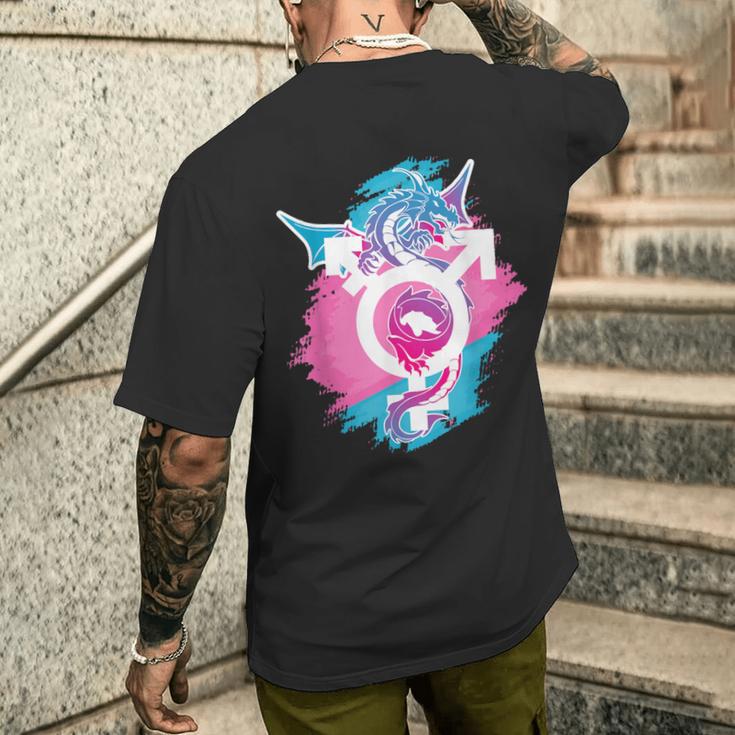 Dragon Proud Genderfluid Lgbt And Transpride T-Shirt mit Rückendruck Geschenke für Ihn