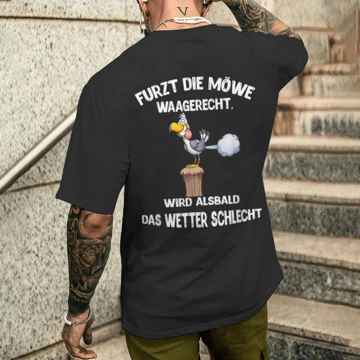 Furzt Die Möwe Waagercht Nordic German Humour T-Shirt mit Rückendruck Geschenke für Ihn