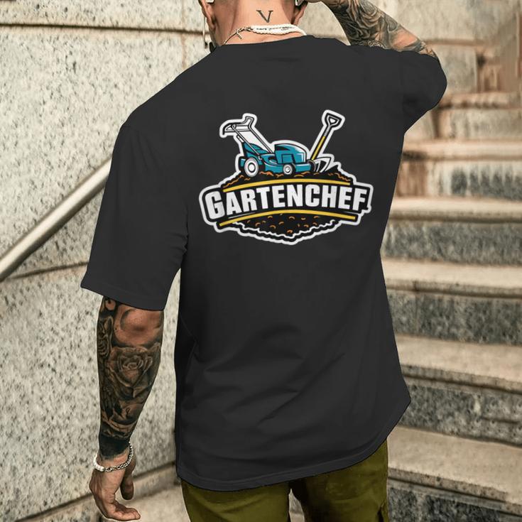 Gartenchef Des Schrebergartens Für Kleingärtner T-Shirt mit Rückendruck Geschenke für Ihn