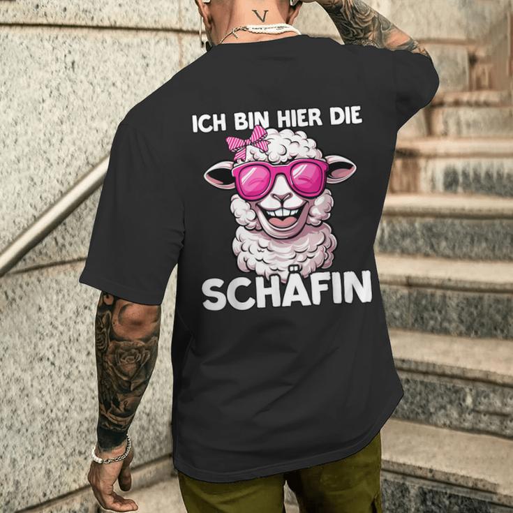 Ich Bin Hier Die Schäffin T-Shirt mit Rückendruck Geschenke für Ihn