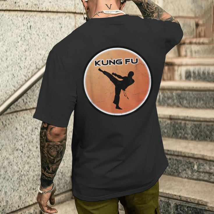 Kung Fu High Kick T-Shirt mit Rückendruck Geschenke für Ihn