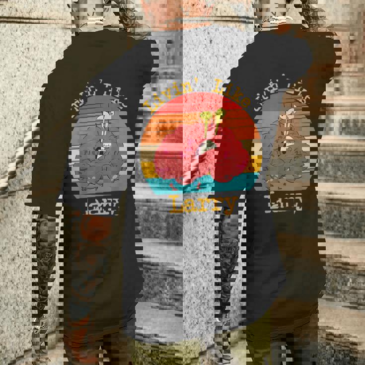 Livin' Like Larry Divertente A Forma Di Granchio T-shirt da uomo con stampa posteriore Regalos para él