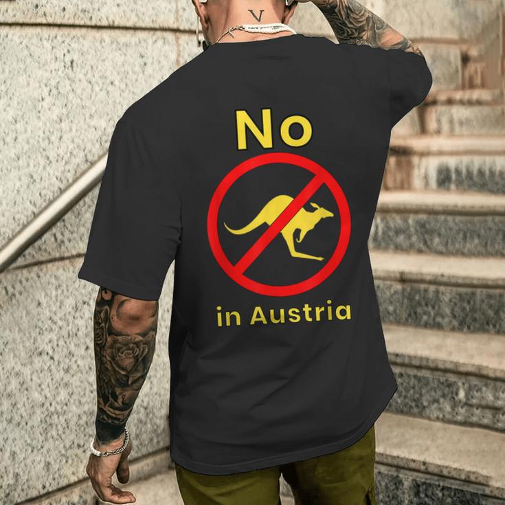 No Kangaroo In Austria No Kangaroo In Austria T-Shirt mit Rückendruck Geschenke für Ihn