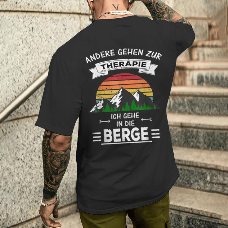 Others Go To Therapie Ich Gehe In Die Berge T-Shirt mit Rückendruck Geschenke für Ihn