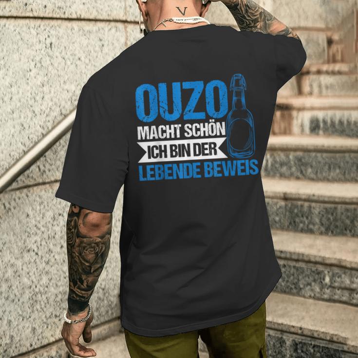 Ouzo Macht Schön Ich Bin Der Lebende Beweis T-Shirt mit Rückendruck Geschenke für Ihn