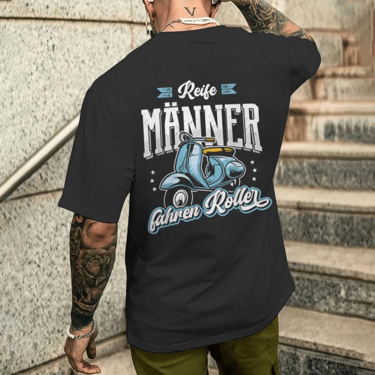 Tyre Driving Scooter Moped S T-Shirt mit Rückendruck Geschenke für Ihn