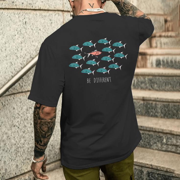 Unique Be Different Fish T-Shirt mit Rückendruck Geschenke für Ihn