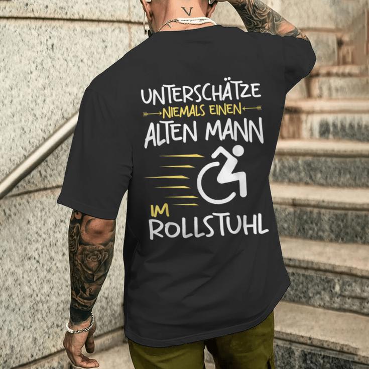 Unterschätze Niemals Alten Mann Im Wheelchair User S T-Shirt mit Rückendruck Geschenke für Ihn