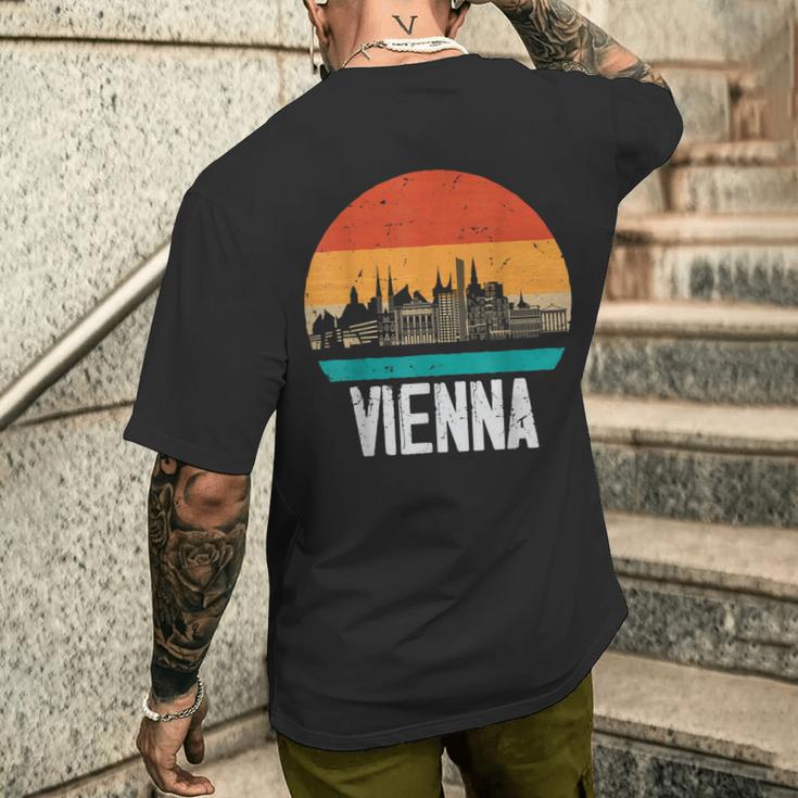 Vienna Austria Retrointage Sunset Skylineienna T-Shirt mit Rückendruck Geschenke für Ihn