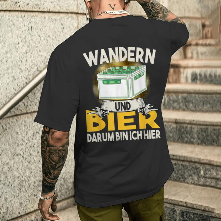 Wandern Und Bier Darum Bin Ich Hier Bierkasten T-Shirt mit Rückendruck Geschenke für Ihn