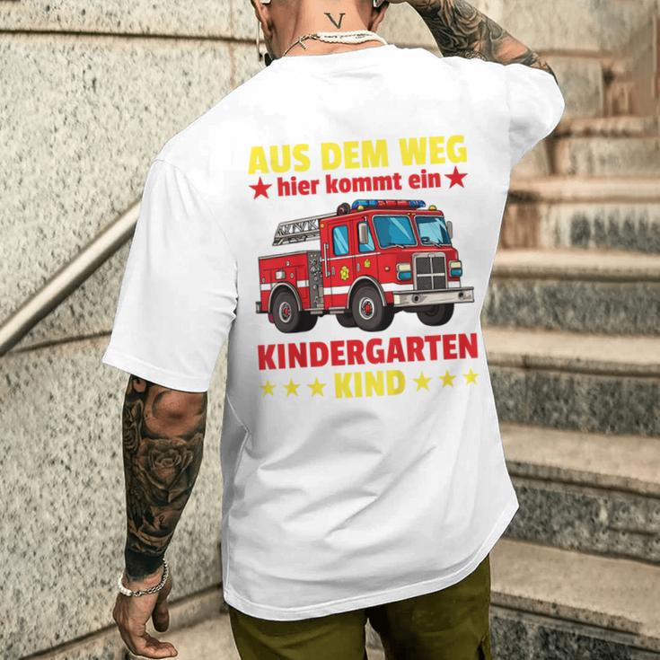 Aus Dem Weg Hier Kommt Ein Kindergartenkind Feuerwehr German T-Shirt mit Rückendruck Geschenke für Ihn