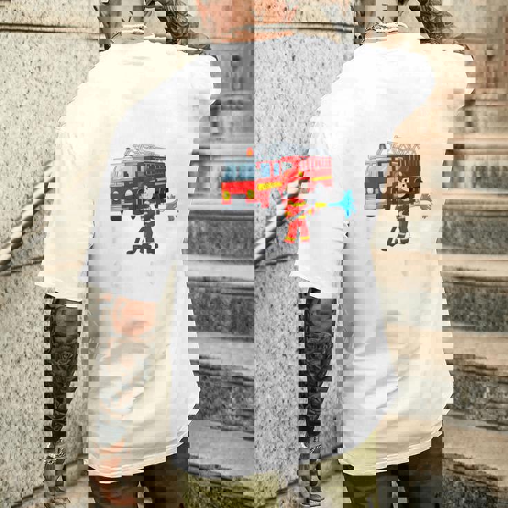 Bambino Pompiereigile Del Fuoco Allarme Io Ho 4 Anni Compleanno T-shirt da uomo con stampa posteriore Regalos para él