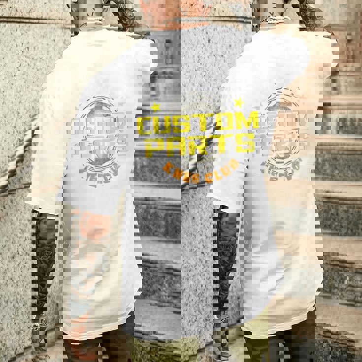 Di Chirurgia Di Rimposizionamento Del Club Del Ginocchio Delle Parti Personalizzate Di Bionic T-shirt da uomo con stampa posteriore Regalos para él