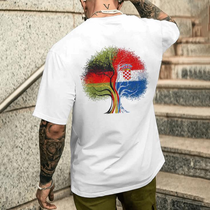 Kroatien Deutschland Flagge Baum Croatian German T-Shirt mit Rückendruck Geschenke für Ihn