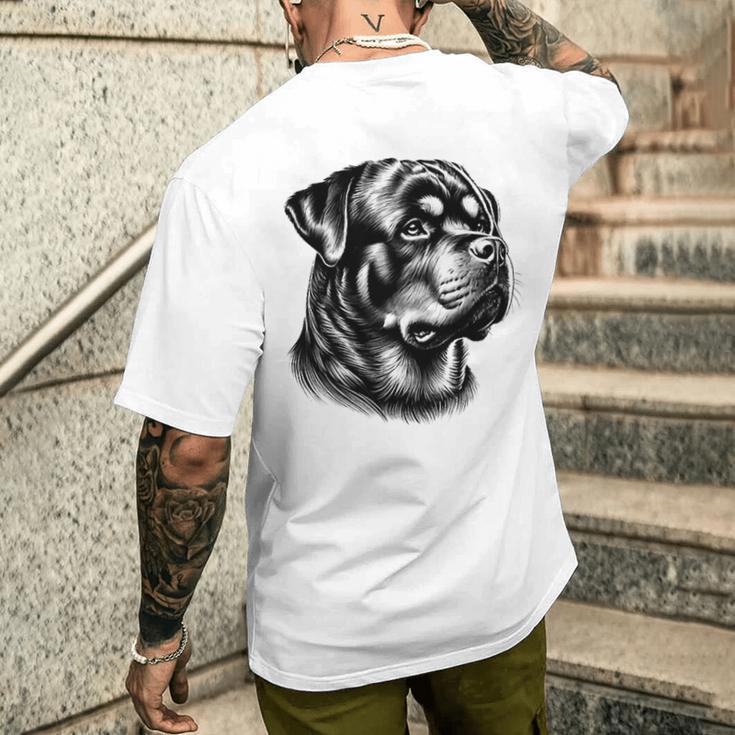 Stolzer Rottweiler Kopf Im Zeichenstil Auf Brust T-Shirt mit Rückendruck Geschenke für Ihn