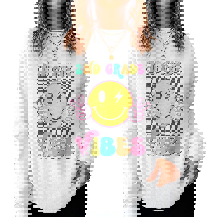 2Nd Grade Vibes Cute Groovy Smile Face Back To School Kid Women Sweatshirt