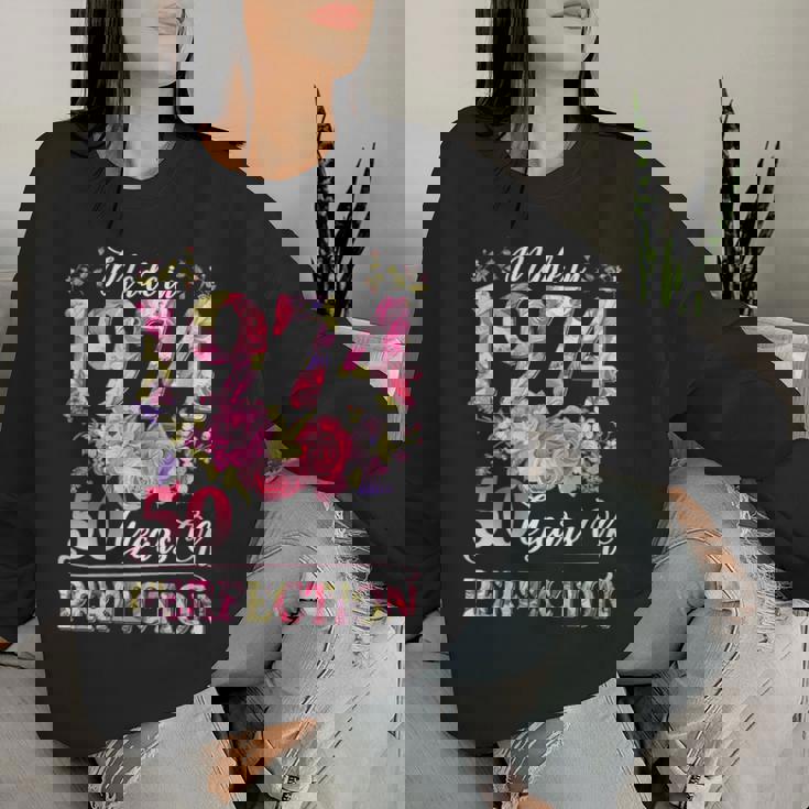 Donna 50 Anni Made In 1974 Compleanno Floreale 50° Compleanno Donne Con Collo A Women Sweatshirt Regalos para ella