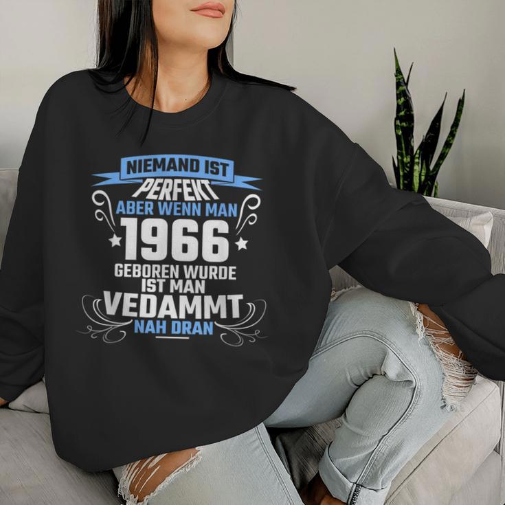 Man Womanintage 1966 Women's Sweatshirt Frauen Geschenke für Sie