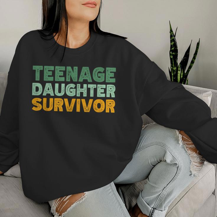 Nage Daughter Survivor Retro Sweatshirt Frauen Geschenke für Sie