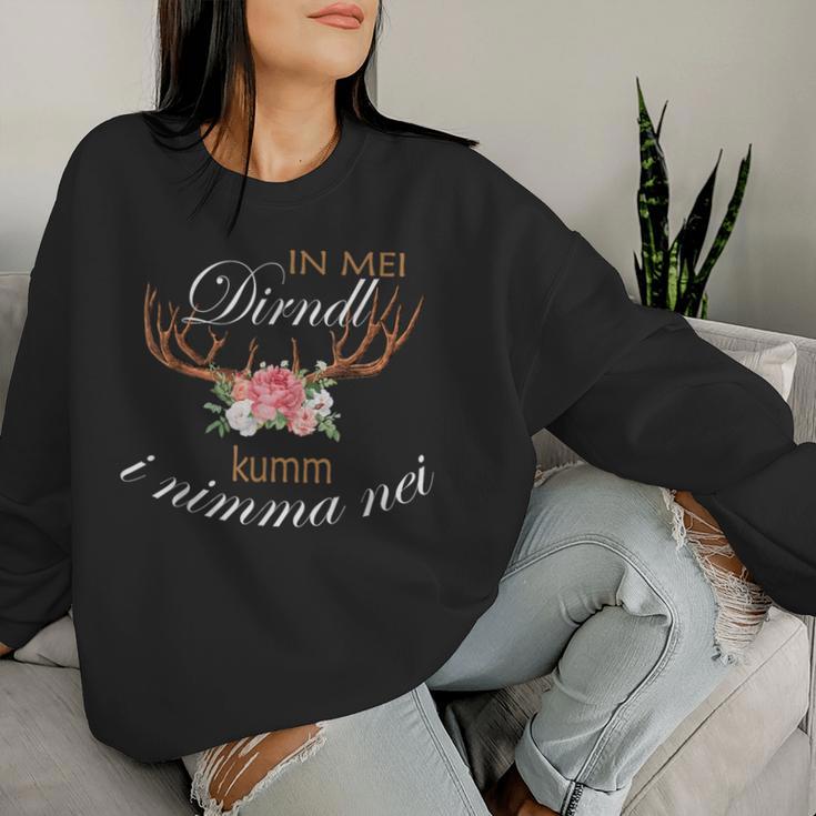 Women's Im Dirndl Kumm I Naha Nei Trachten Oktoberfest S Sweatshirt Frauen Geschenke für Sie