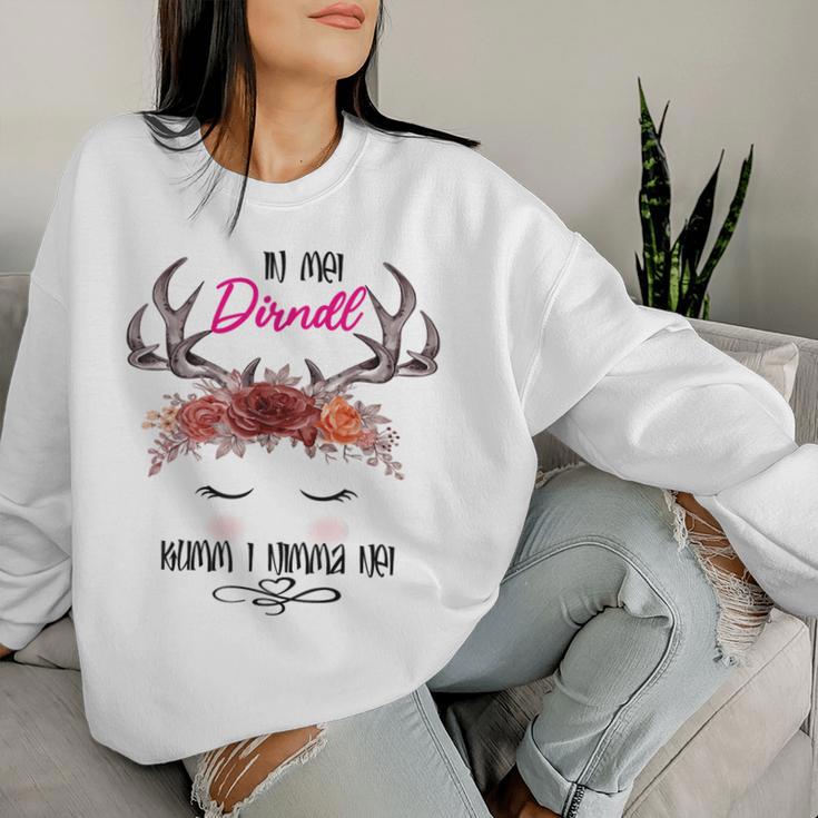 Women's Im Dirndl Kumm I Naha Bei Trachten Oktoberfest S Sweatshirt Frauen Geschenke für Sie