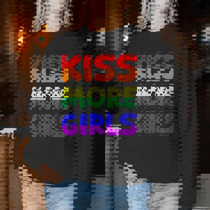 Lgbtq Rainbow Pride Kiss More Girls Lesbian Women Sweatshirt Regalos divertidos
