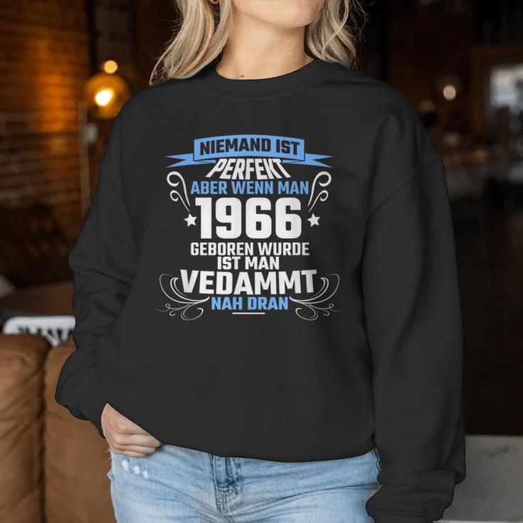 Man Womanintage 1966 Women's Sweatshirt Frauen Lustige Geschenke