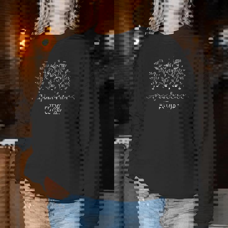 Promoted To Grandma 2025 Pregnancy Floral New Grandma 2025 Women Sweatshirt Funny Gifts