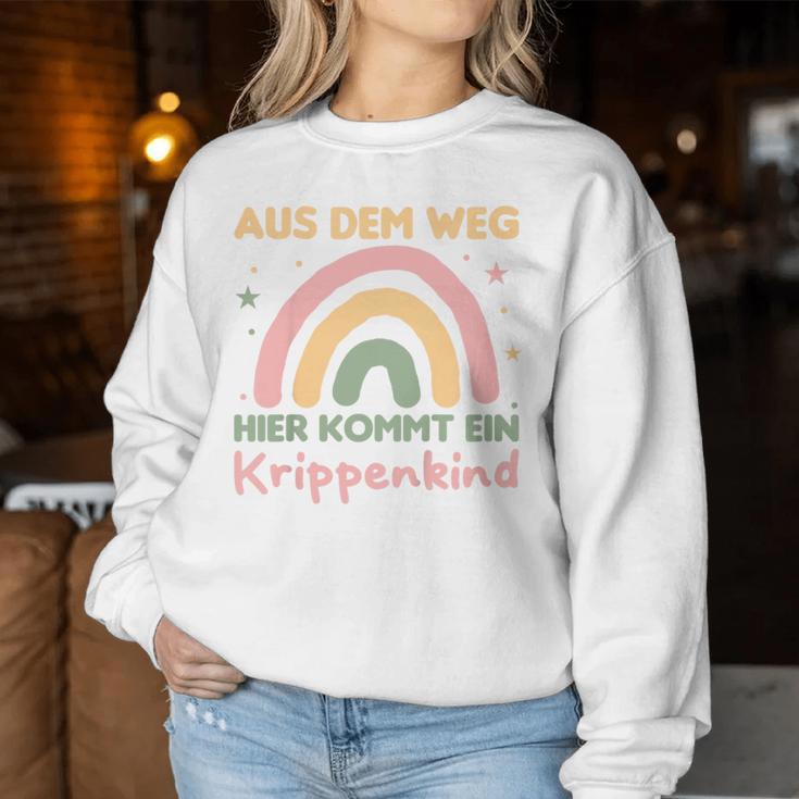 Children's Rainbow Kinder Aus Dem Weg Hier Kommt Ein Krippenkind Sweatshirt Frauen Lustige Geschenke