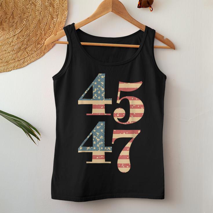 45 47 Trump 2024 Soporte De Banderaintage Trump 45 47 Hombres Es Camiseta sin mangas para mujer Regalos divertidos