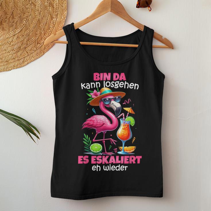 Bin Da Kann Losgehen Es Escaliert Eh Flamingo Malle Tank Top Frauen Lustige Geschenke