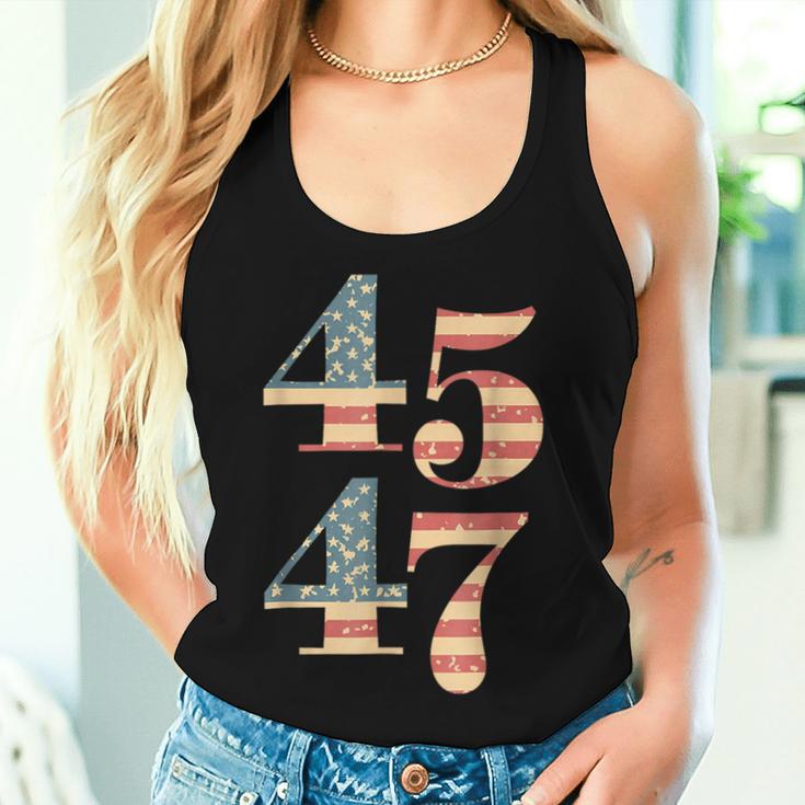 45 47 Trump 2024 Soporte De Banderaintage Trump 45 47 Hombres Es Camiseta sin mangas para mujer Regalos para ella