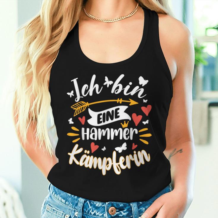 Eine Hammer Kämpferin Für Frauen Kämpferin Geschenk Tank Top Frauen Geschenke für Sie