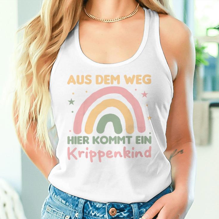 Children's Rainbow Kinder Aus Dem Weg Hier Kommt Ein Krippenkind Tank Top Frauen Geschenke für Sie