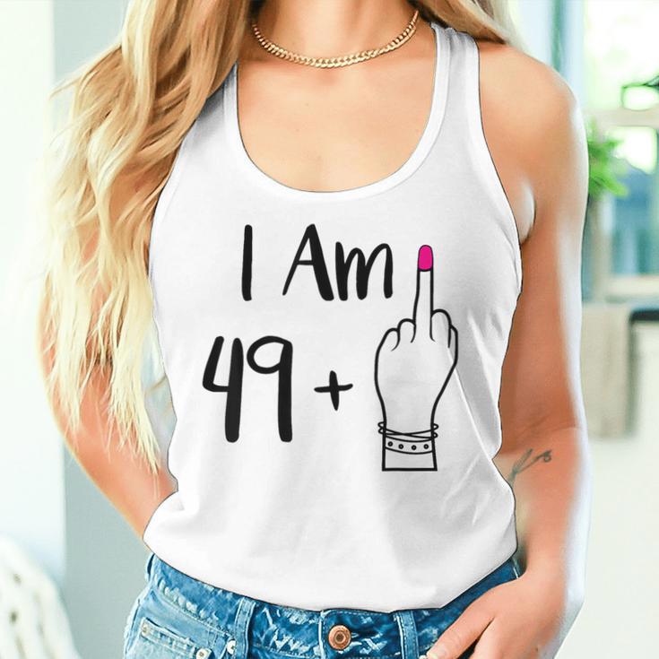 I Am 49 Plus 1 Middle Finger For A 50Th 50 Old Tank Top Frauen Geschenke für Sie