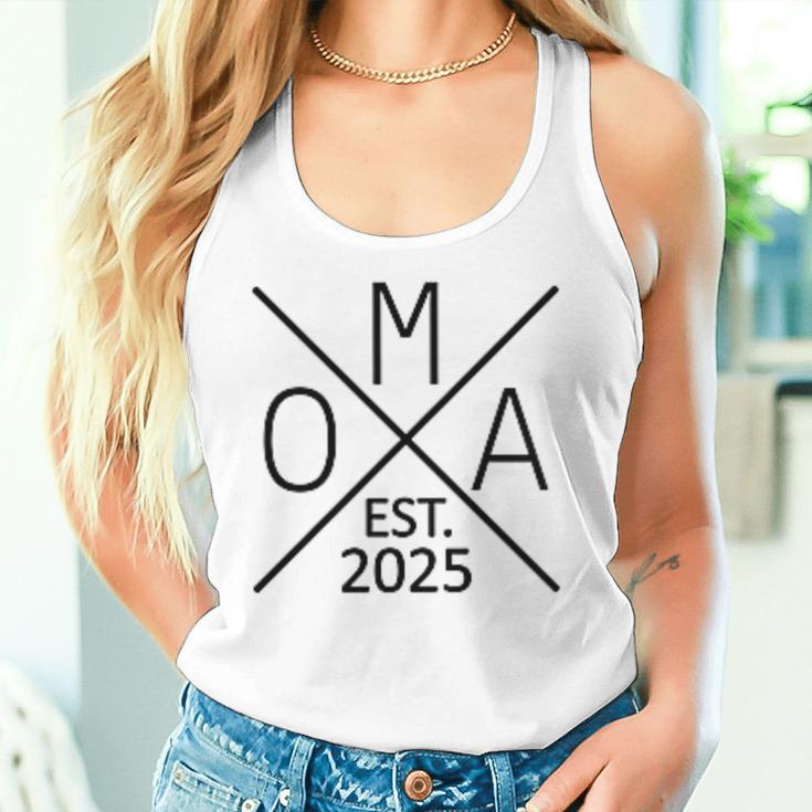 Omi 2025 Bald Oma 2025 Grandma Est 2025 Tank Top Frauen Geschenke für Sie