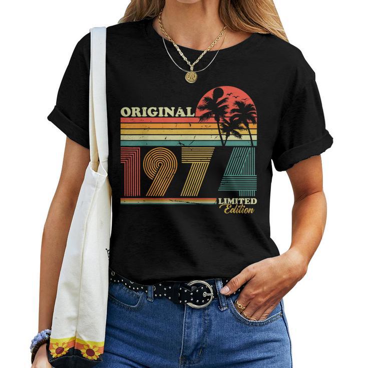 1974Intage Birthday Retrointage Women's T-shirt Frauen