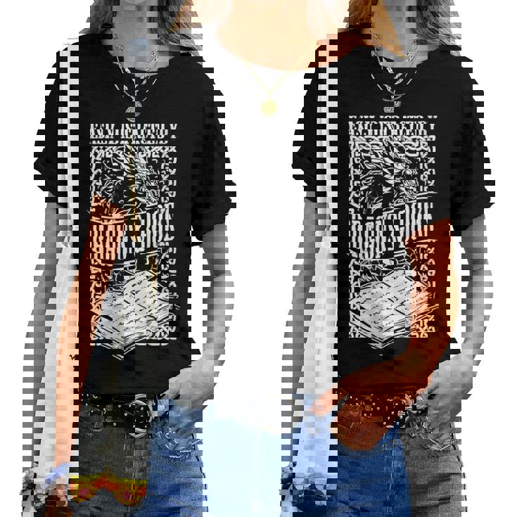 Facilement Distrait Par Les Illustrations Dragons & Books T-shirt femme