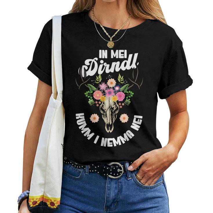 Bavarian Dirndl Witz Wiesn Wasn Women's T-shirt Frauen