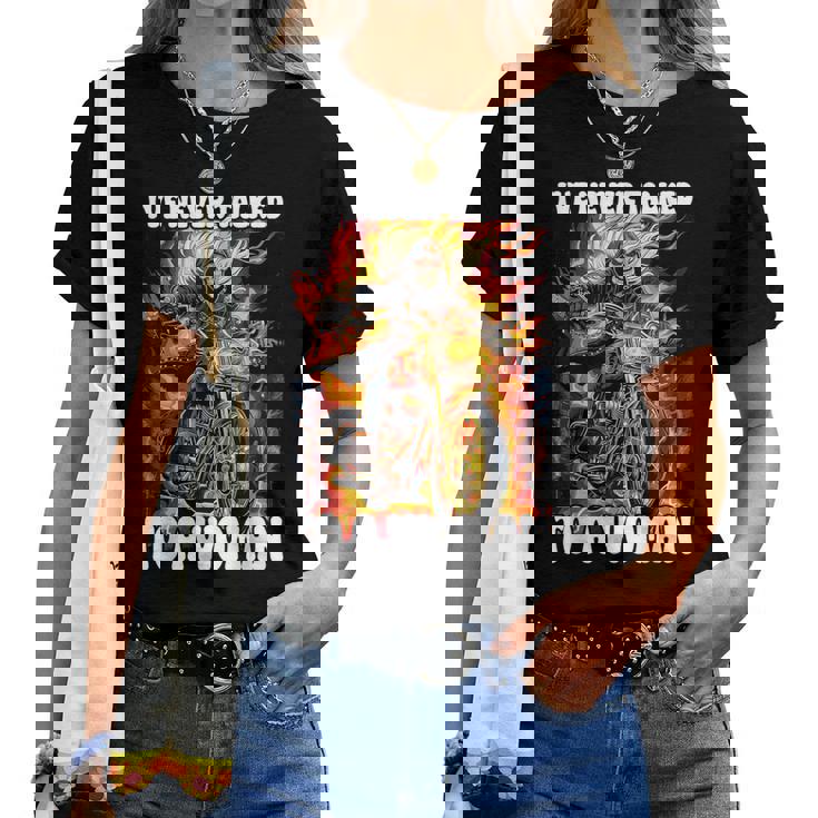 I've Never Talked To A Woman Cringe Skeleton Camiseta de mujer
