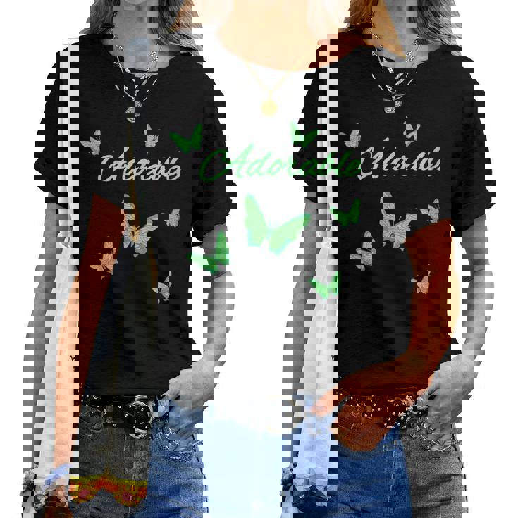 Lindo Adorable Con Mariposaserdes Cuello Camiseta de mujer