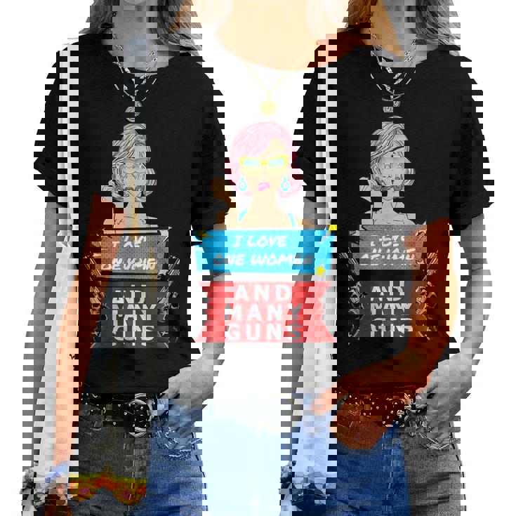I Love One Woman And Many Guns Regali Divertenti Di Tiro Maglietta da donna