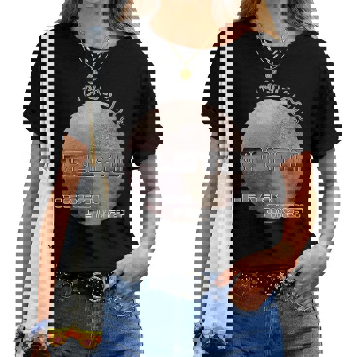 Pluton N'oublie Jamais Les Sciences Spatiales L'astronomie Hommes Et S Drôles T-shirt femme