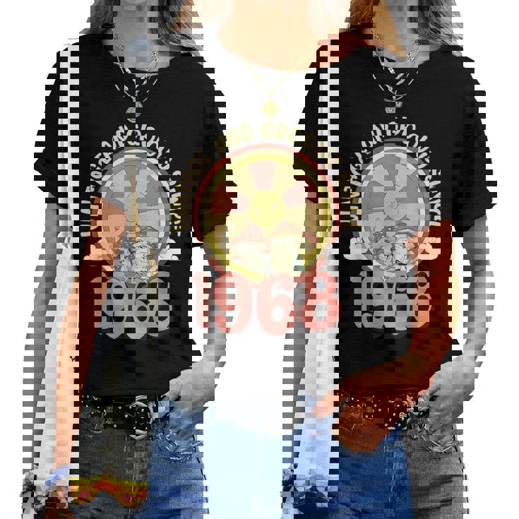 Vintage 1968 Retro Hippie Groovy 55Th Birthday Camiseta de mujer