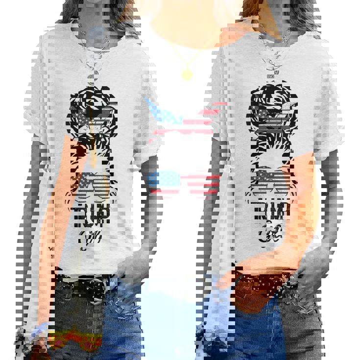 Sí Soy Una Chica De Trump Superarlo Elecciones Trump 2024 Cuello Camiseta de mujer